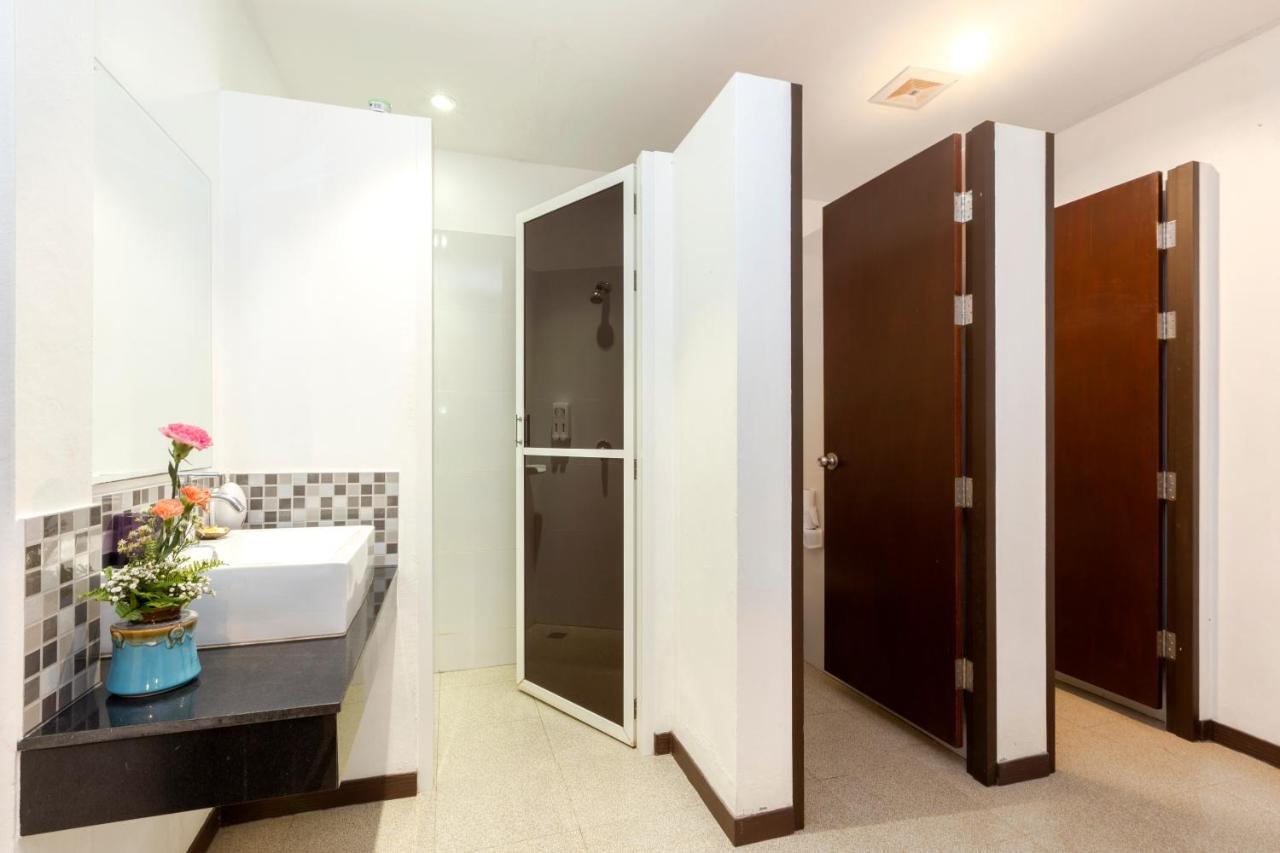 The Lantern Hostel, Chalong ,Phuket מראה חיצוני תמונה